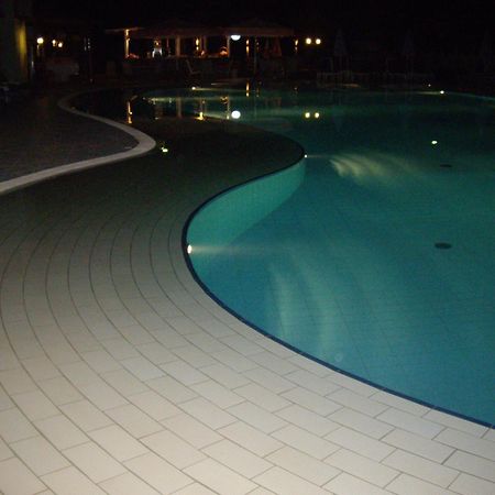 Ninos On The Beach Hotel Roda (Corfu) Exterior foto