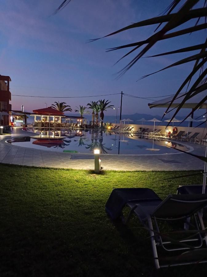 Ninos On The Beach Hotel Roda (Corfu) Exterior foto