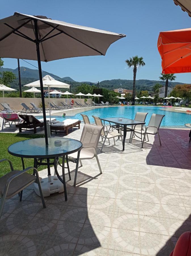 Ninos On The Beach Hotel Roda (Corfu) Exterior foto