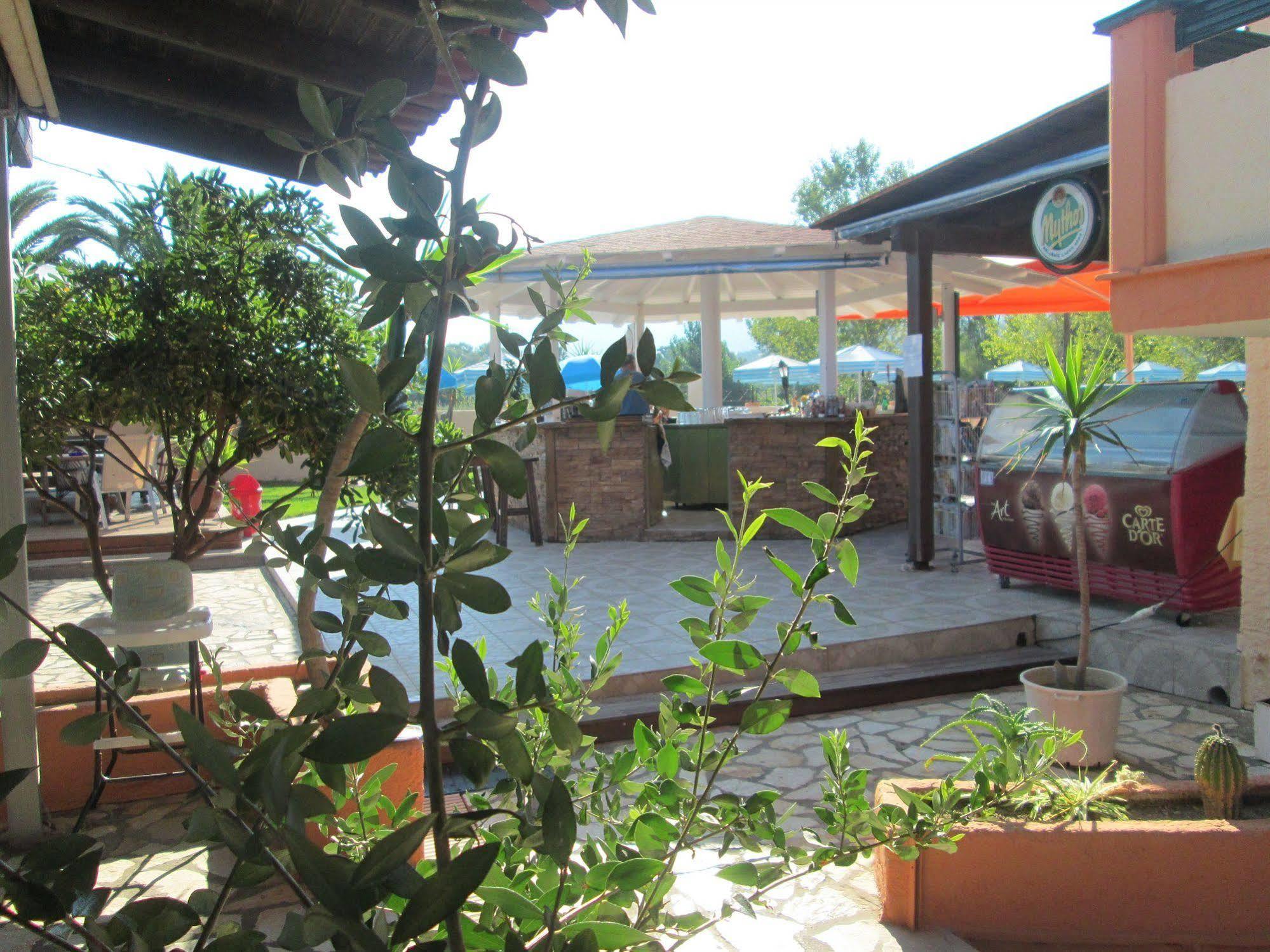 Ninos On The Beach Hotel Roda (Corfu) Exterior foto