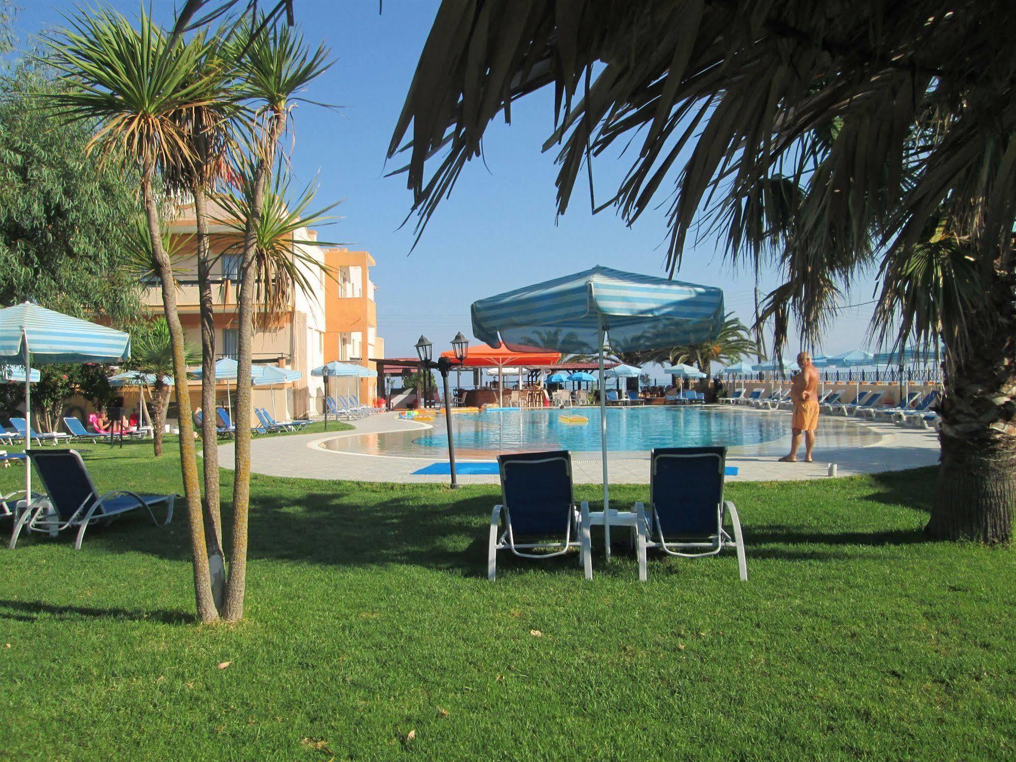 Ninos On The Beach Hotel Roda (Corfu) Exterior foto