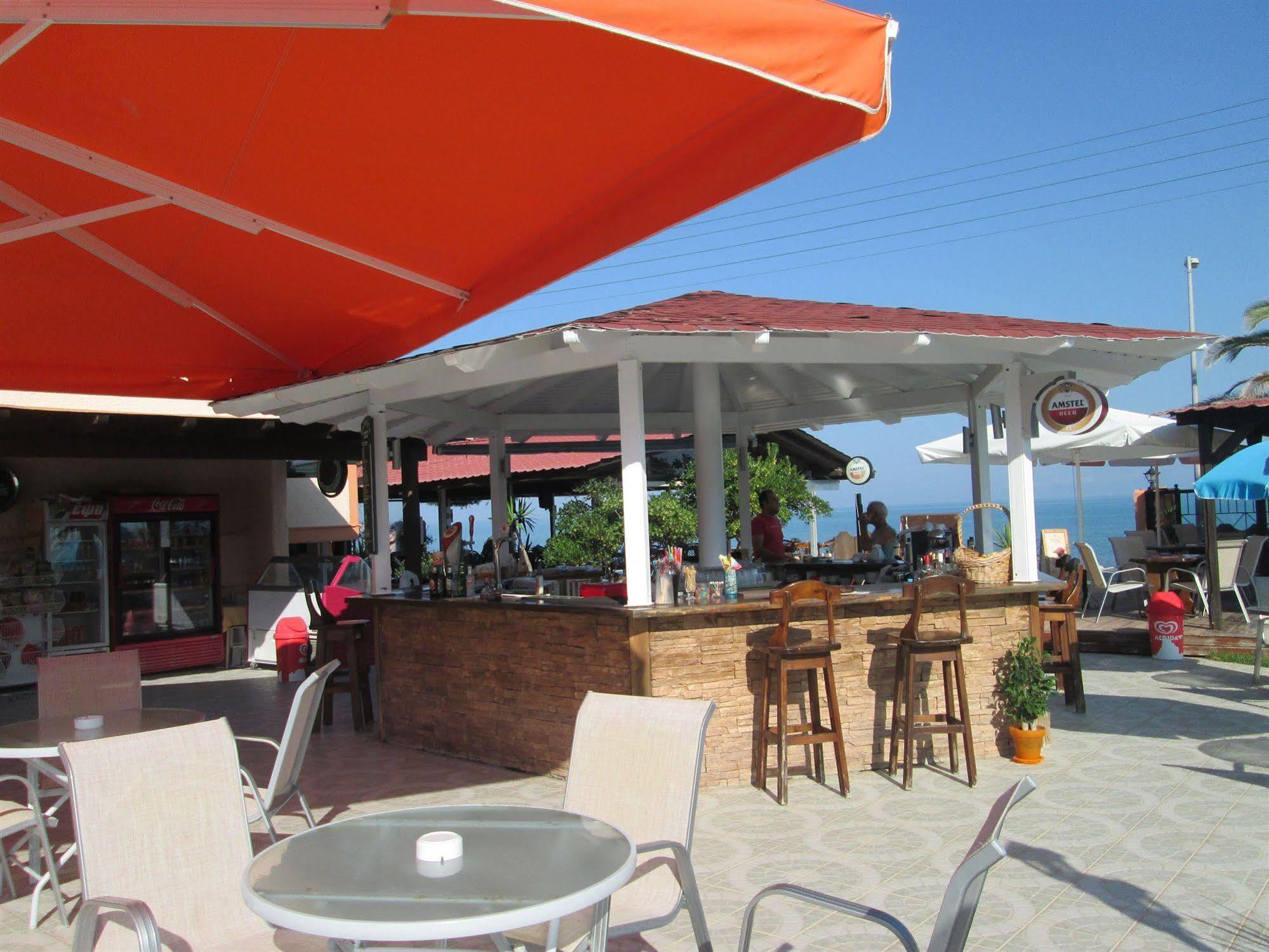 Ninos On The Beach Hotel Roda (Corfu) Exterior foto